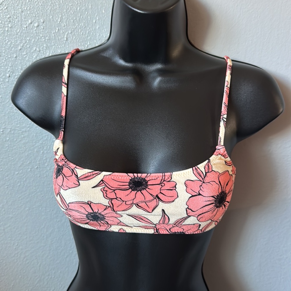 Floral velvet with normal bottom swimsuit set. - Picture 3 of 14